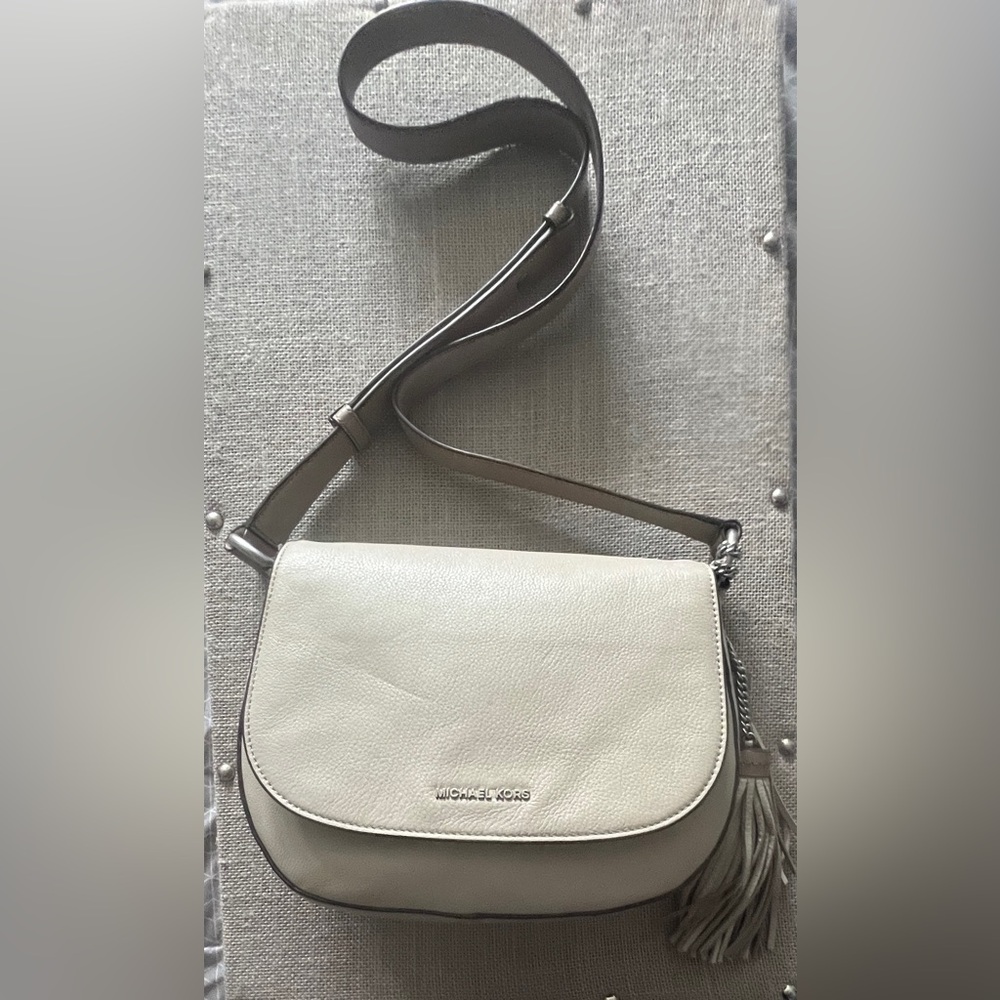 Michael Kors Women's Taupe/Beige Medium Size Leather Crossbody Bag Purse